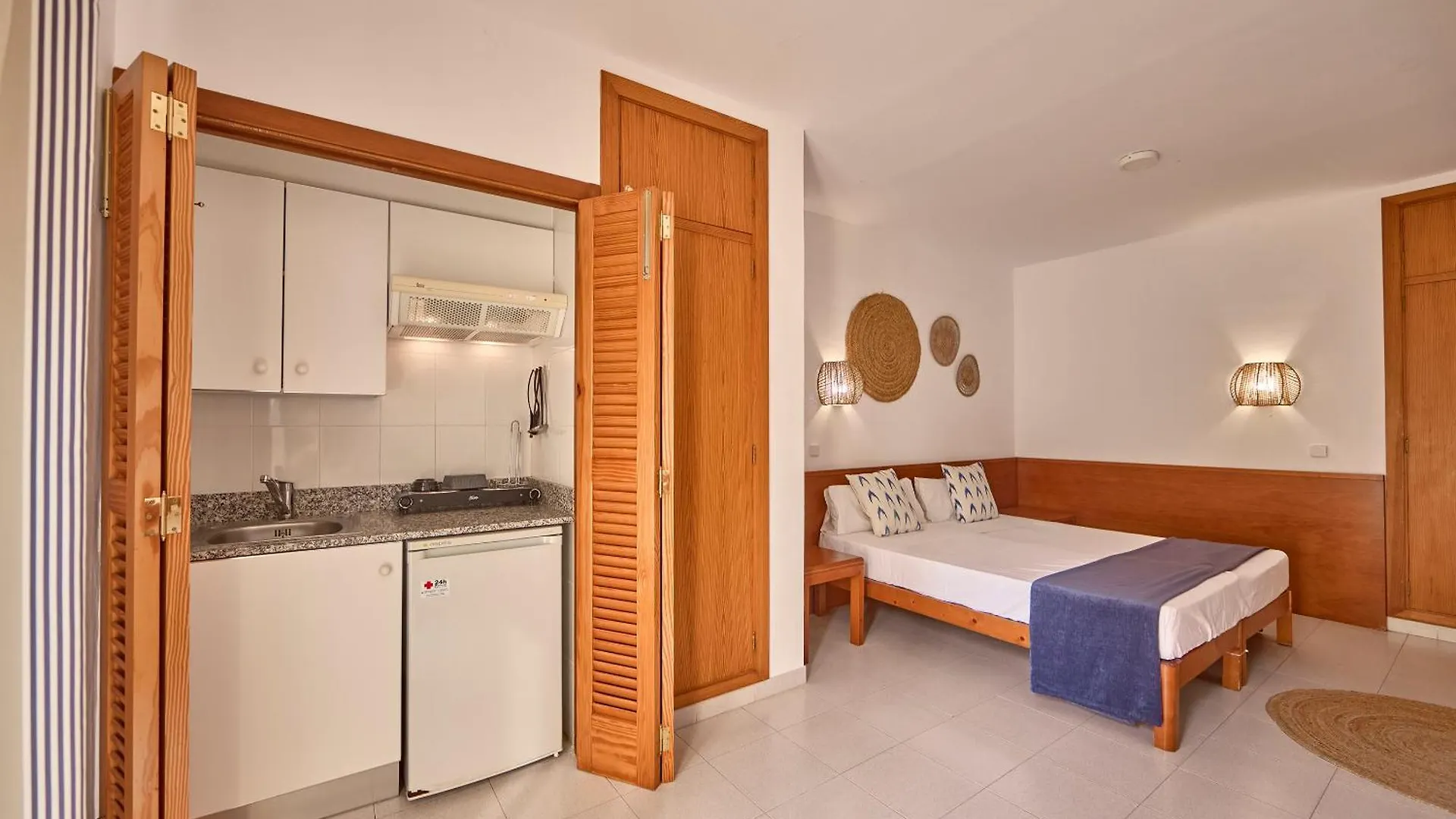 Inner Niza Paguera Apartment Peguera