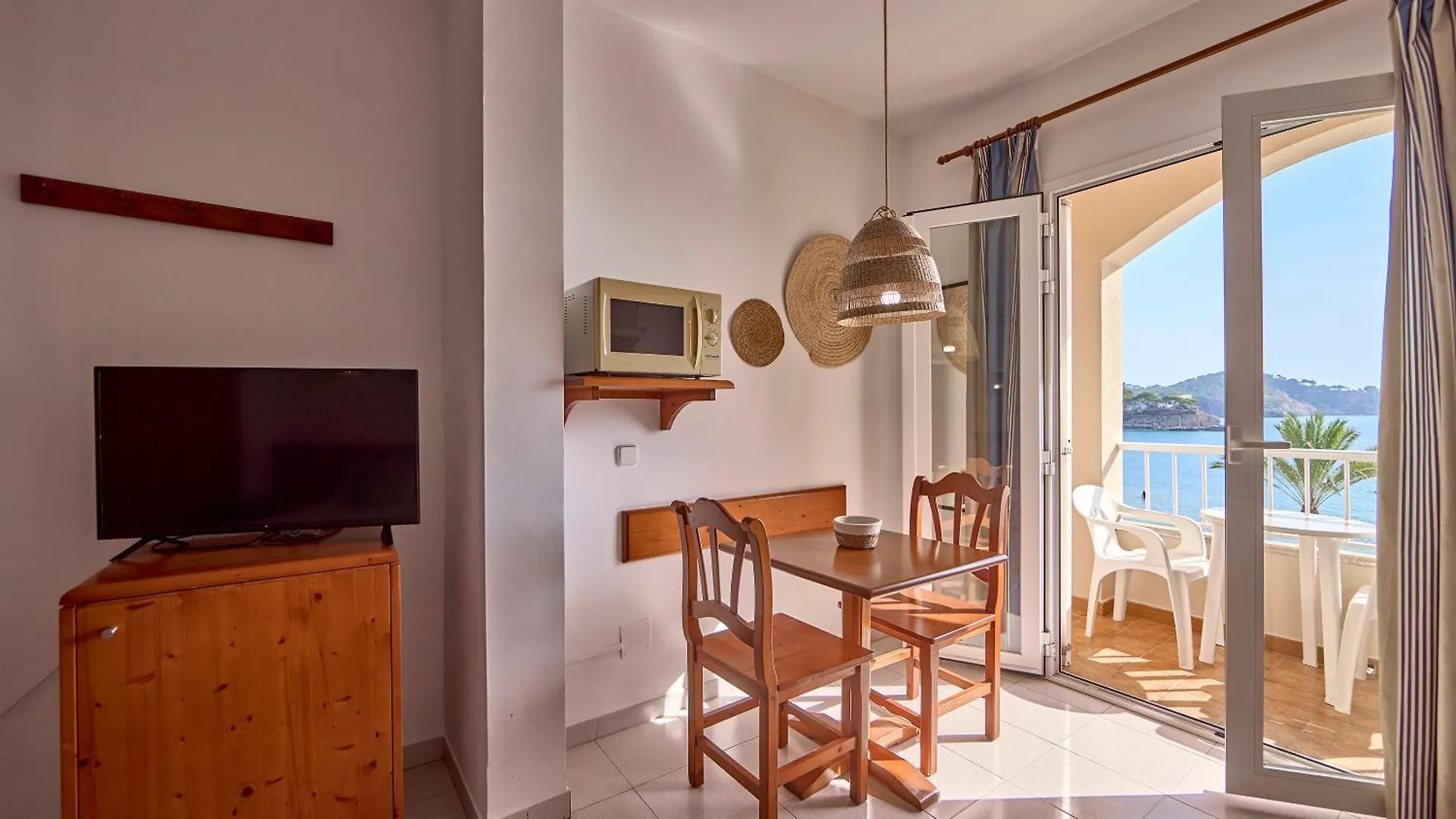 Inner Niza Paguera Apartment Peguera